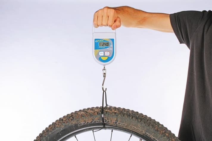   Determining the tyre weight