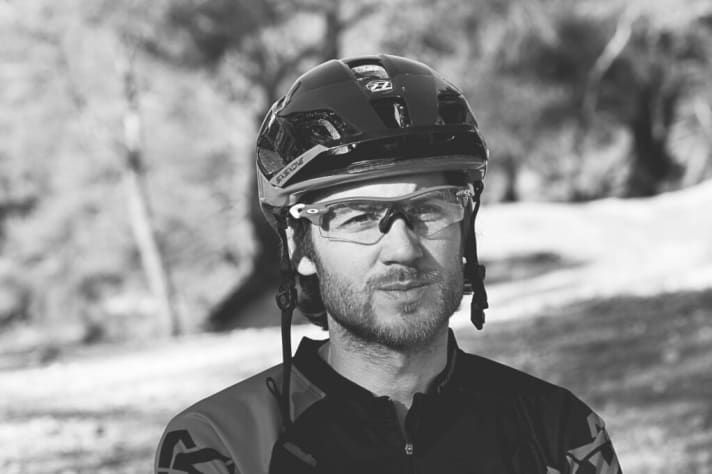   Peter Nilges, BIKE test editor: "Considering the good rolling resistance, I would have expected the Plus tyre to capitulate much earlier in the wet and in mud. It can easily keep up on roots and rocks. Really deep soils, where the tread clogs, show its limits."