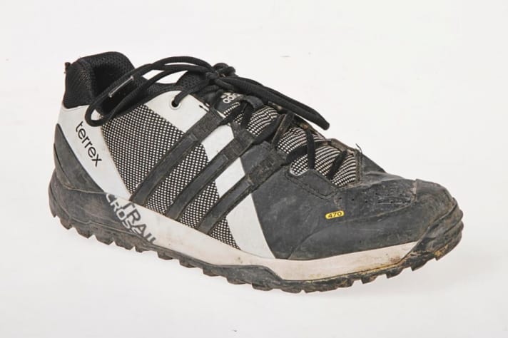   Die Auswahl an Flatpedal-Schuhen ist nicht nur kleiner, die Modelle können meist auch nicht mit der Technologie hochwertiger Klickschuhe mithalten.