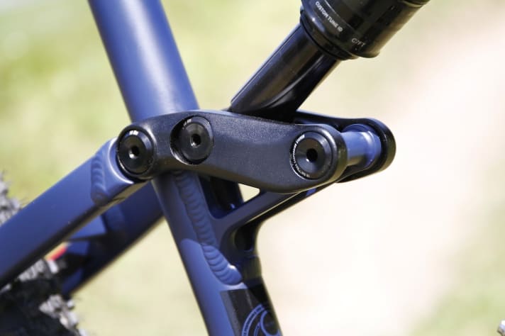   In order to tune the rear suspension to the new Evol shocks from Fox, work was carried out on the gear ratio.