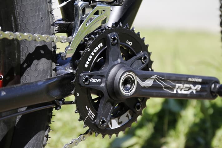   At the Eurobike Media Days in Kirchberg, round chainrings were still fitted to the Rotor cranks; the production bikes are delivered with oval chainrings.