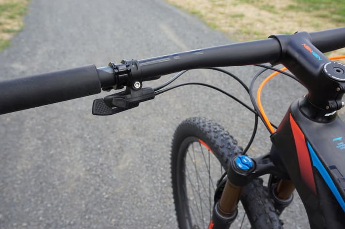   With the new lockout lever from Fox, the fork and shock can be locked out at the touch of a button.