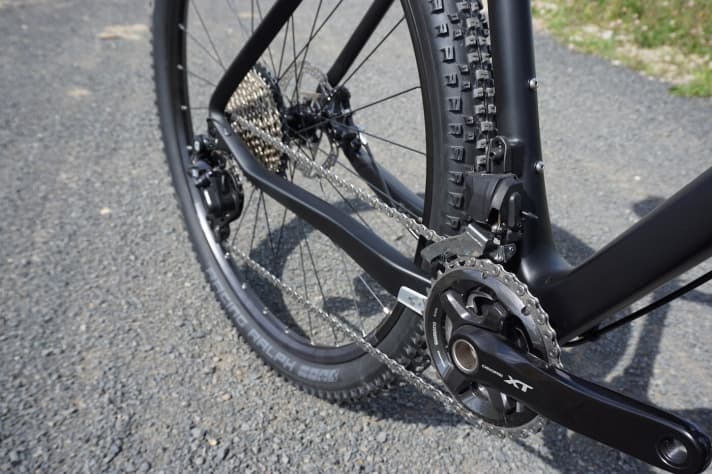   Auch die meisten Hardtails rüstet Cube 2017 mit einem 2x11-Antrieb von Shimnao aus. Hier die XT-Di2-Schalteinheit des Reaction Race One.