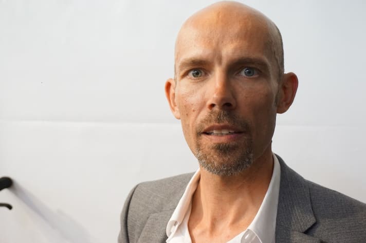   Ex-racer Wolfram Kurschat returned to his old profession after his career and now works as a pharmacist in Wiesbaden. As a training expert, he knows the needs of amateur and professional bikers.