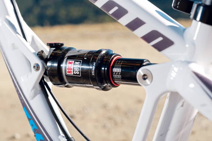 Cute! The shock and fork of the Propain Frechdax work with particularly low-viscosity oil. This means that the damping is also suitable for kids.