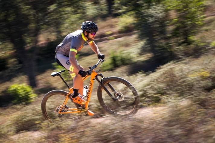   According to Specialized, the new Epic HT has set a new benchmark in terms of stiffness-to-weight in the independent Zedler Institute for Bicycle Technology and Safety. Not only the S-Works version, but also the "normal" Epic HT frame.