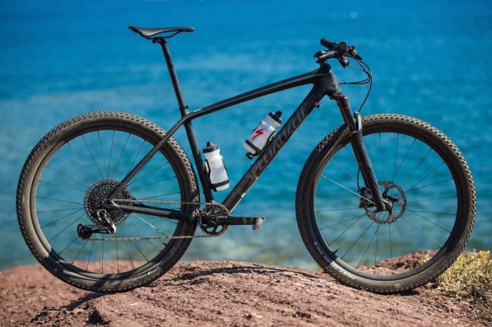   Here is the matt black version of the Epic HT in the Pro Carbon World Cup version, which you can buy in Germany.