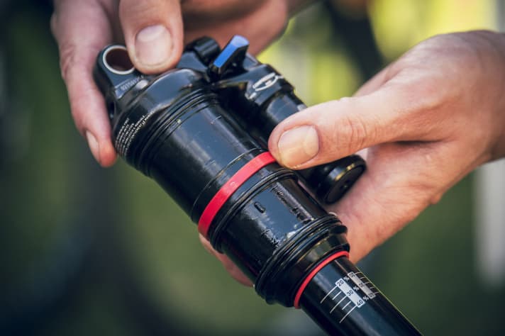   By slipping the "bottomless rings" (rubber rings) over the inner sleeve, the effective volume of the positive air chamber is reduced.