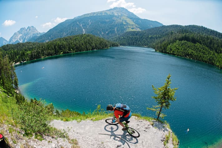   Blindsee: the blue eye on the Fernpass.