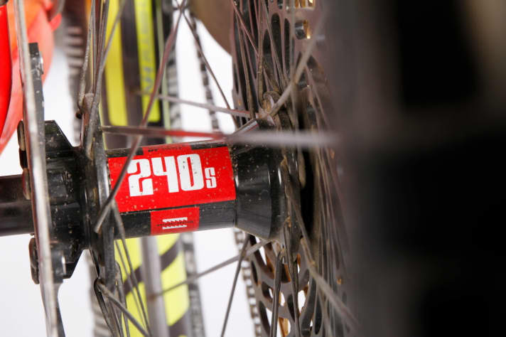   For the top model, Intense's motto was: the best of everything. However, this means that the variety of brands is very colourful.