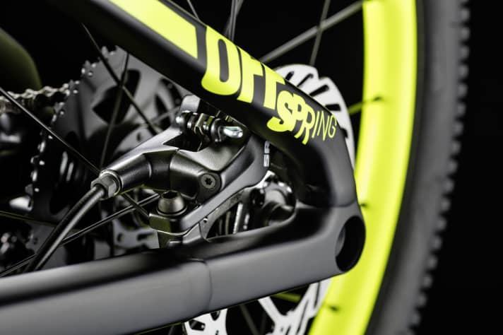 Just like the adults: Hydraulic disc brakes and thru-axles on the rear triangle of the Canyon Offspring.