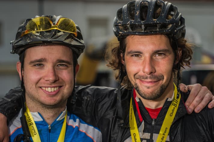   Our marathon blogger Alexander (right) with his team partner Ander.