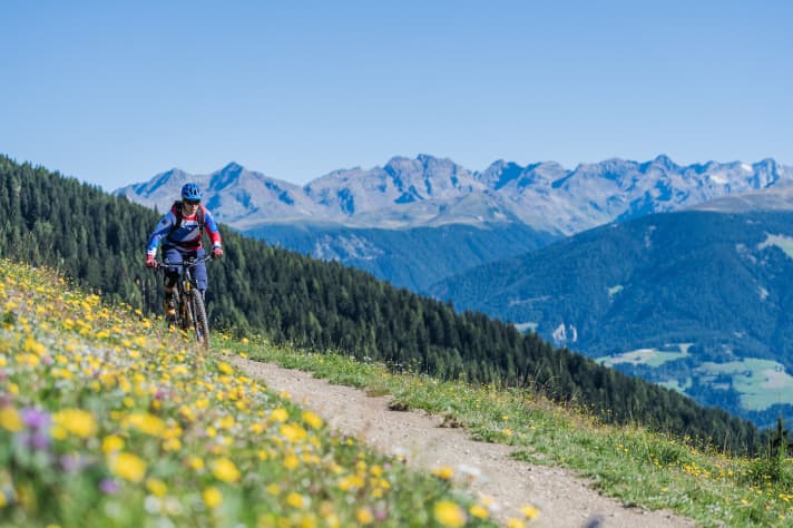   The longest MTB trail at Kronplatz: the Gassl Trail is 8.3 kilometres long and covers 1110 metres in depth.