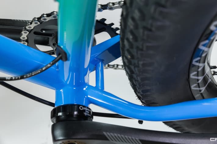 A 73 mm BSA bottom bracket should ensure low maintenance.