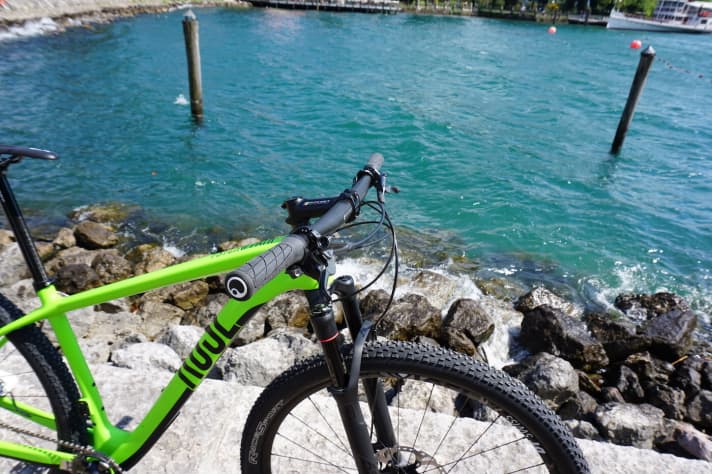   Ergonomically shaped grips and carbon handlebars embellish the control centre.