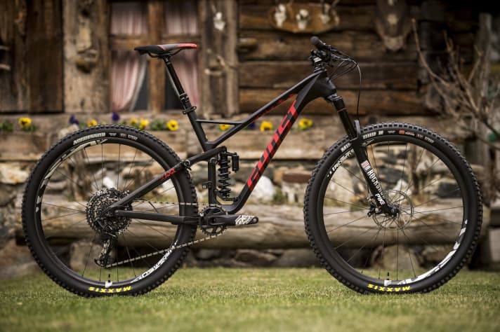  Our test bike in Latsch: A Ghost SL AMR with Rock Shox Super Deluxe Coil shock.