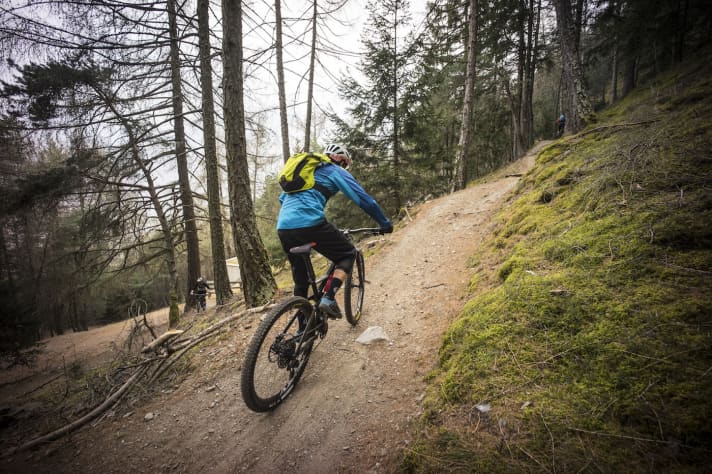   The large 50 mm sprocket takes the sting out of steep ramps and makes the single-speed gear system suitable for a wide range of applications.