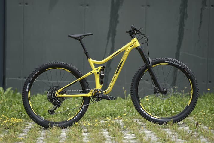   A mixture of trail bike and all-mountain: the new One-Forty from Merida.