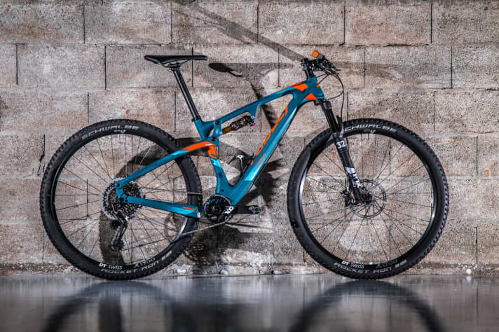   The middle model of the Sablo with Sram Eagle XO1. Price: 5900 euros.