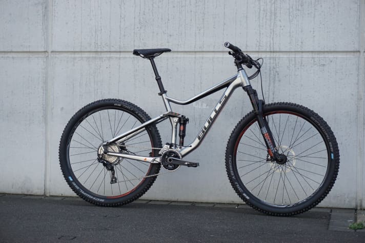   120 mm touring bike from 2299 euros: Bulls Wild Flow, model year 2018.