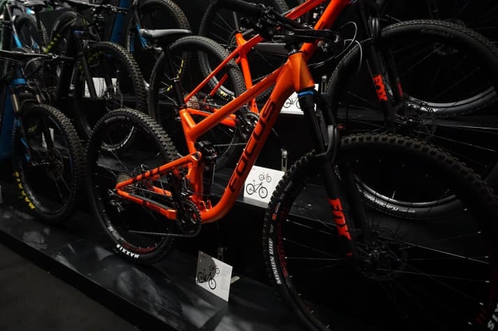   Das Focus Jam All Mountain war bisher nur mit 27,5-Zoll-Laufrädern erhältlich. Jetzt bringt die Firma aus Kloppenburg das Jam auch als 29er.