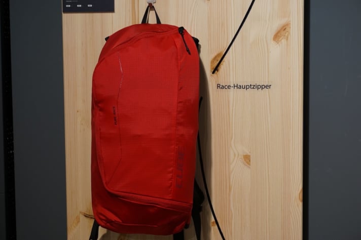   The Cube Pure Race offers minimalist equipment tailored to the target group with just four litres of storage space for a hydration bladder and the most necessary items for a day trip. Price: 50 euros.