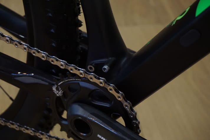   Beim Reaction-Topmodell muss ein Kettenblatt reichen. Die Umwerferbefestigung am Rahmen bleibt für alle Fälle erhalten.