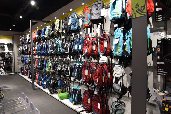   Bike-Rucksäcke und Packtaschen, auch das bekommt man bei Stadler.