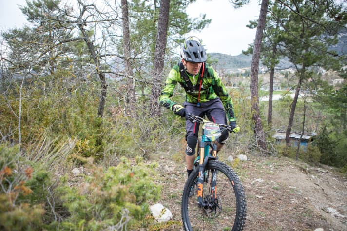   There are also uphill climbs on technical trails. Participants often have to push or carry their bikes to climb the slopes of the Maritime Alps.
