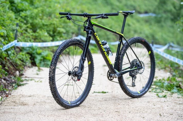   Auch die neue Lefty-Gabel mit der einfachen Gabelkrone bleibt ein Hingucker. <a href="mtb_news/teile_zubehoer/neue-cannondale-lefty-ocho-federgabel/a38950.html"  rel="noopener noreferrer">Alle Infos zur Lefty Ocho finden Sie hier </a>