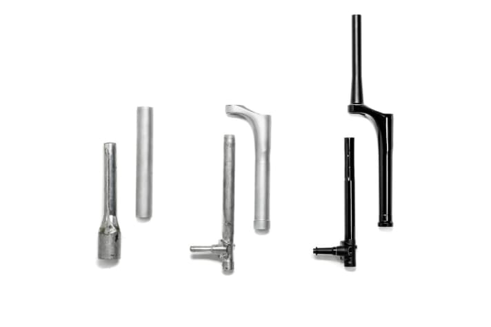   From the raw material to the finished fork: The stiffness of the new Lefty fork is also so high because the individual parts are moulded from a single piece. In addition to the cheaper aluminium version, there is also an extremely light carbon version.