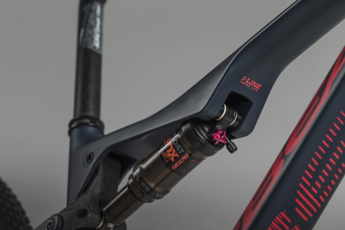   Der Inside Line-Dämpfer von Fox, den Orbea exklusiv verbaut. Die Anlenkung der Fernbedienung ist schön versteckt.