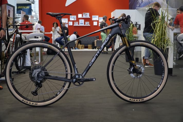   The Backfire Carbon 4000 costs 5899 euros and should weigh around 8.6 kilos.
