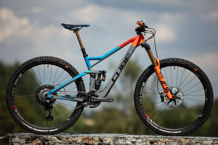   The Action Team version of the recently presented Stereo 150 29 will be available in series for 2019. The bike costs 6000 euros and weighs 13.7 kilograms.