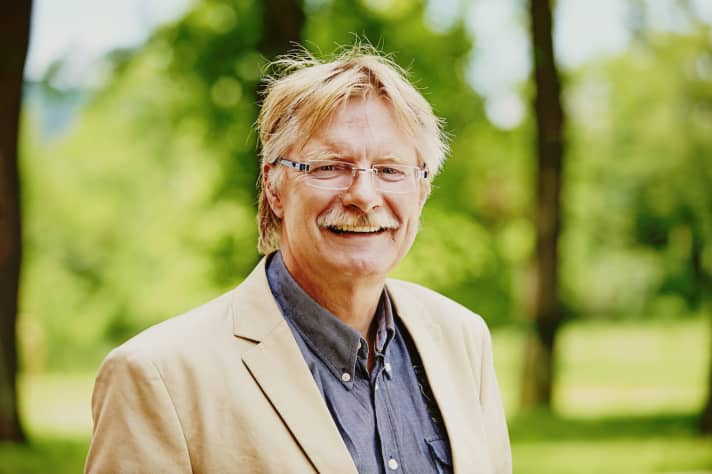   Günter Wagner, Diplom-Ökotrophologe vom <a href="https://www.dise.online/" target="_blank" rel="noopener noreferrer nofollow">Deutschen Institut für Sporternährung</a>  in Bad Nauheim und Co-Autor des Buchs Flowfood.