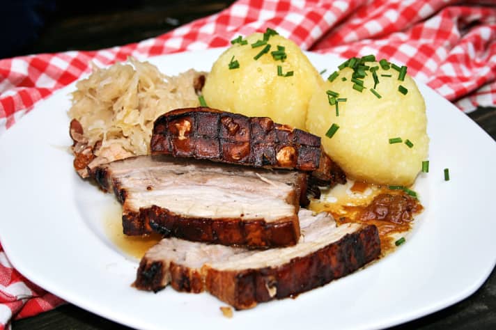 Essen Sie Schweinebraten besser am Abend am Ende der Tour.