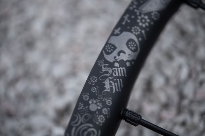   More style is hardly possible: Sam Hill's signature paintwork.