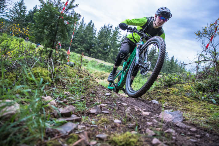   Unterm Strich arbeiten beide neuen Shimano-Schaltgruppen auf hohem Niveau und dürften sich bald an vielen Mittelklasse-Mountainbikes wiederfinden.
