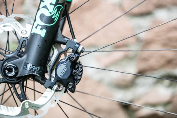   Die Zweikolbenbremse der Shimano SLX-Schaltgruppe richtet sich an XC-Biker.