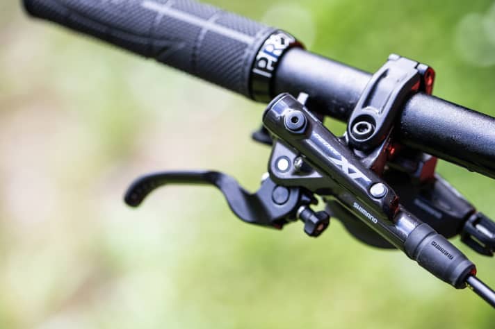   All new Shimano brakes are supported on the handlebars. This provides more rigidity, but also takes up more space.