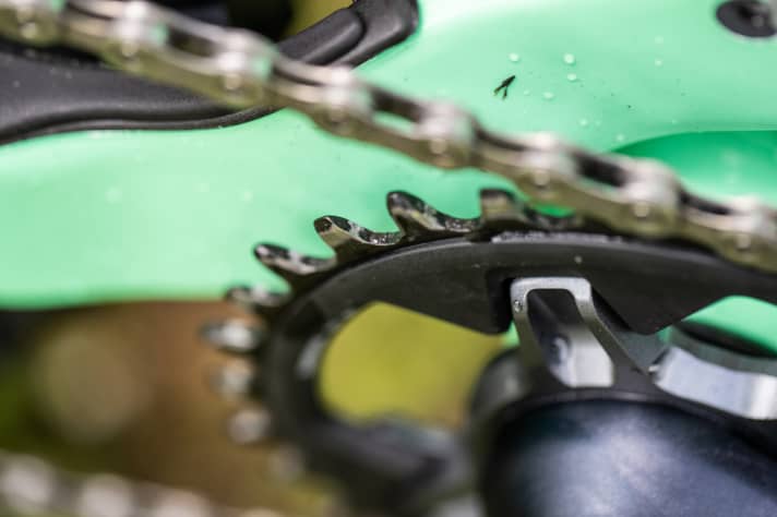   The narrow-width profile is designed to hold the 12-speed chain securely on the chainring.