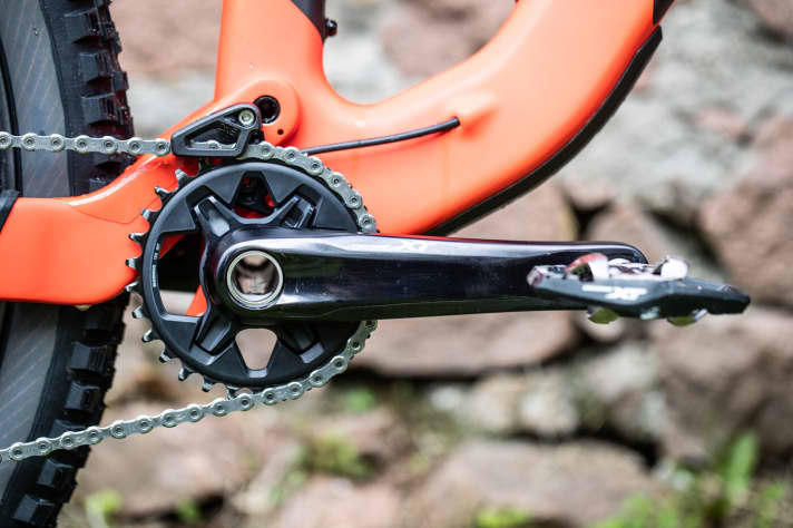   Die XT-Kurbel wirkt äußerst hochwertig, der Unterschied zur deutlich teureren XTR fällt erst auf den zweiten Blick auf.