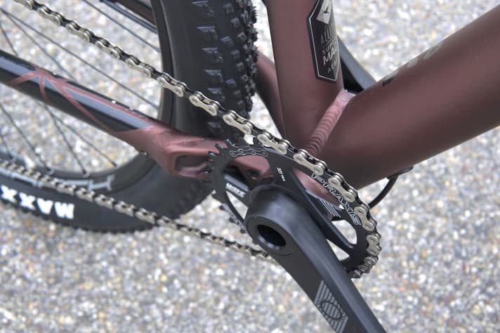   The new magnesium alloy is designed to make the frame particularly rigid and relatively light. The material is also 100% recyclable.    