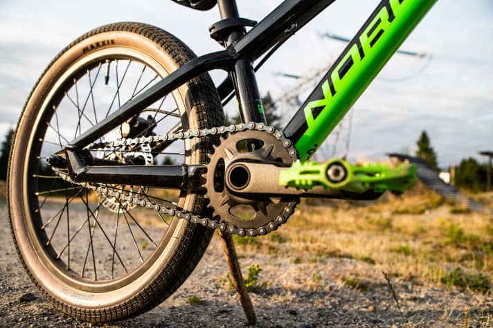 All Rampage versions come with single-speed drive, i.e. without gears.