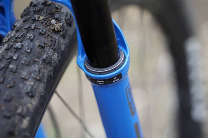   For even more sensitive response behaviour, Rockshox has given its new SID family lower-friction SKF seals, which should still keep the inner workings of the fork free from dust, water and dirt. The "Fast Black" coating on the stanchions is intended to further enhance the fine response behaviour.