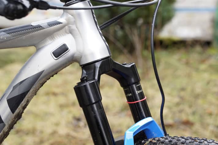  Both new SID models rely on a CNC-milled fork crown.