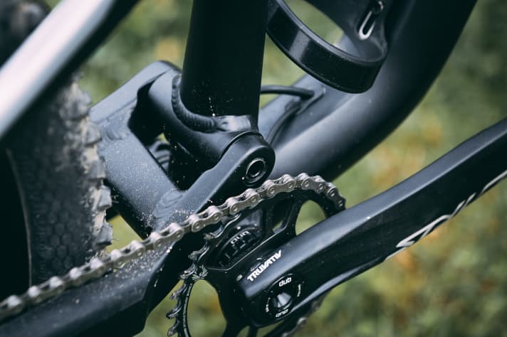   Single drivetrain for everyone: Canyon has done away with the front derailleur mount on the Neuron AL in order to make the rear suspension support wider. This should minimise the load on the bearings in the rear triangle.