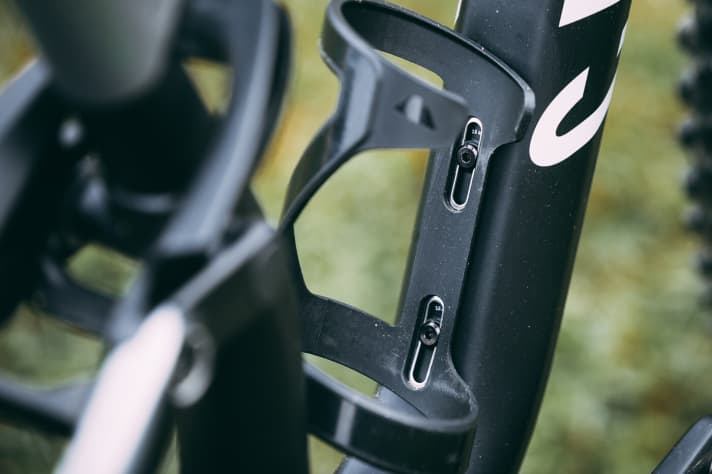   A must for touring bikers: with frame size M, the bottle cage even holds 1.5-litre bottles.