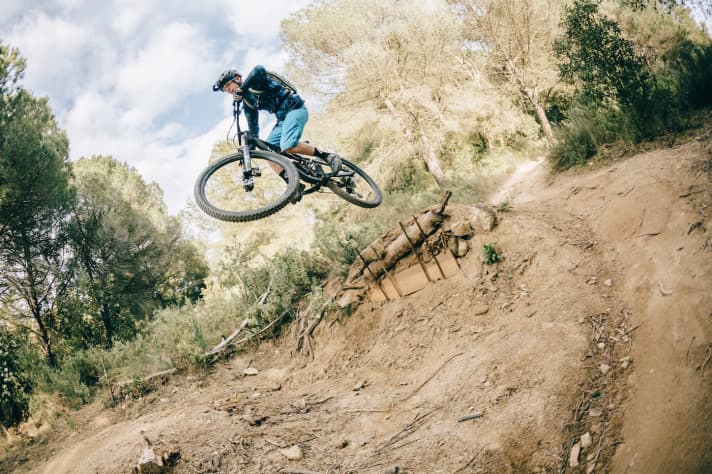   Even on the enduro trails around Barcelona, the new Neuron AL cut a fine figure.