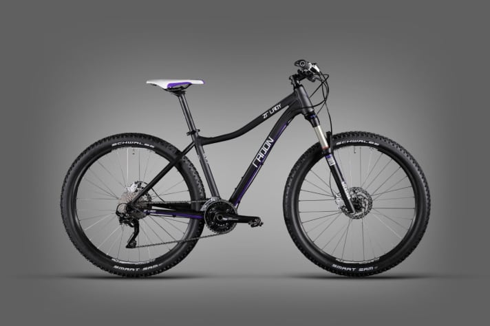 Entry-level drug: The Radon ZR Lady 27.5 7.0 is a solid mail-order hardtail for 900 euros.